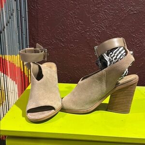 Marc Jacobs Beige Open-Toe Block Heels